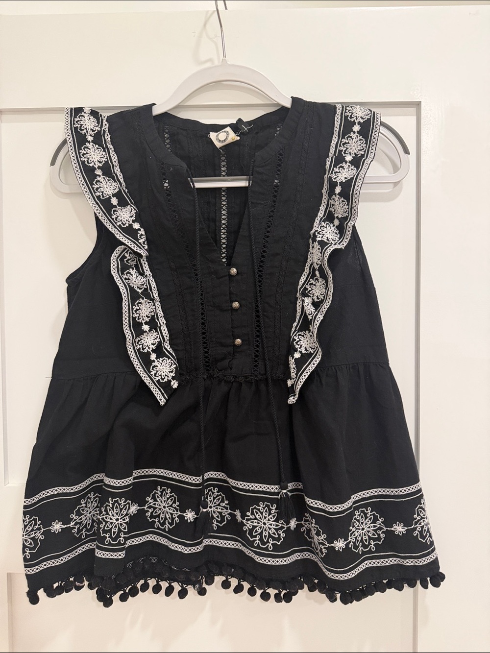 Akemi + Kin Anthropologie Black Embroidered -Trim Sleeveless Top
